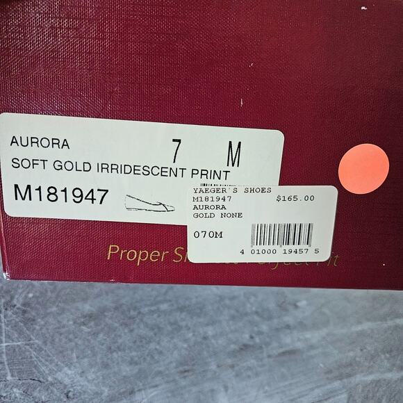 Munro American Soft Gold Iridescent Womens Ballet Flats Slip on Size 7 Shoes - Picture 6 of 15